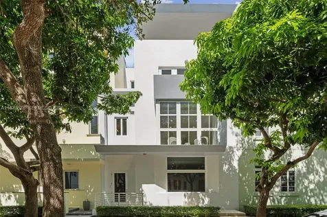 211 Water Way Miami Beach FL 33141