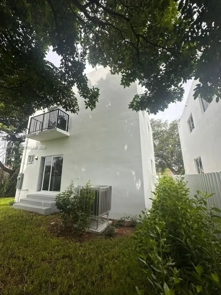 532 NW 17th Avenue Fort Lauderdale FL 33311