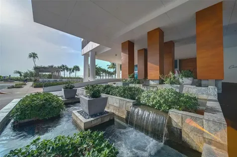 6801 Collins Avenue Miami Beach FL 33141
