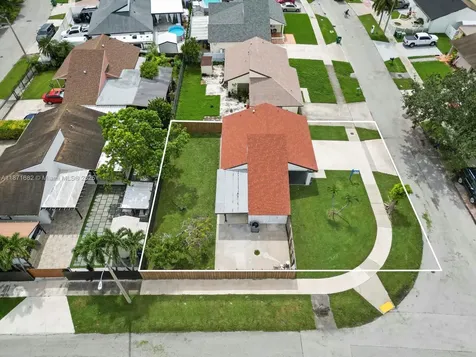 21003 SW 124th Avenue Road Miami FL 33177