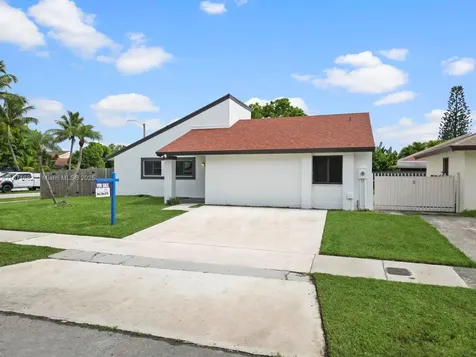 21003 SW 124th Avenue Road Miami FL 33177
