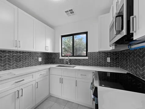 21003 SW 124th Avenue Road Miami FL 33177