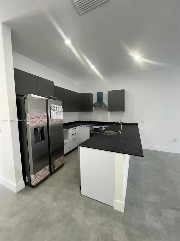 2421 NW 23rd Lane Fort Lauderdale FL 33311