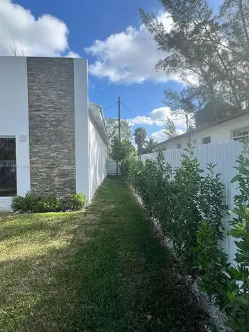 2421 NW 23rd Lane Fort Lauderdale FL 33311