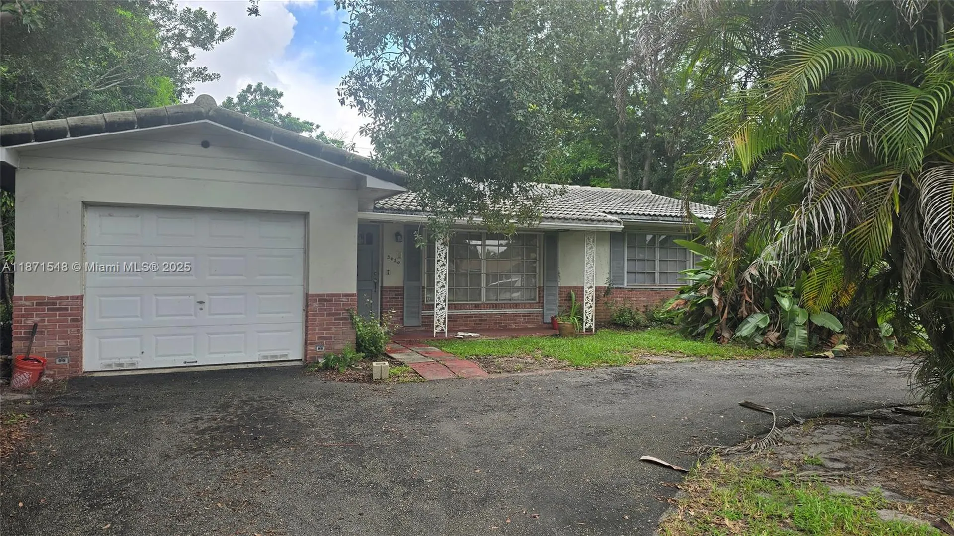 5420 Pierce Street Hollywood FL 33021