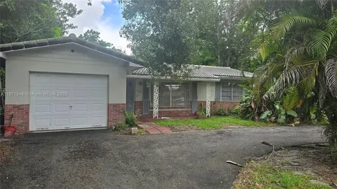 5420 Pierce Street Hollywood FL 33021