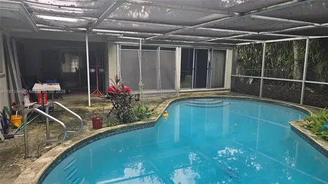 5420 Pierce Street Hollywood FL 33021