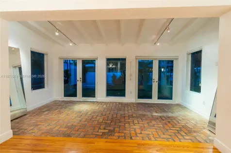 355 Redwood Lane Key Biscayne FL 33149