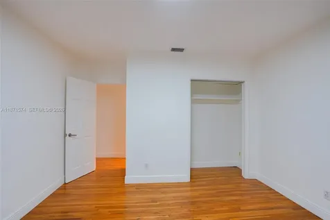 355 Redwood Lane Key Biscayne FL 33149