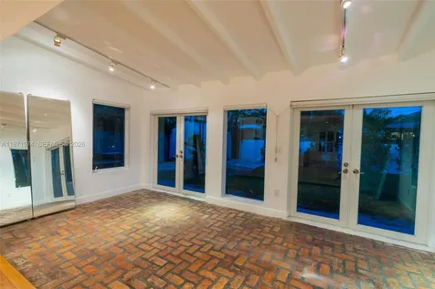 355 Redwood Lane Key Biscayne FL 33149