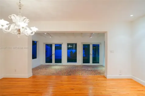 355 Redwood Lane Key Biscayne FL 33149