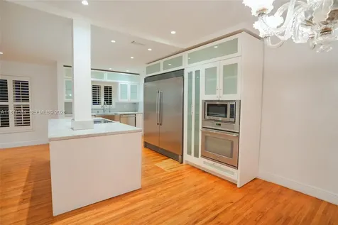 355 Redwood Lane Key Biscayne FL 33149