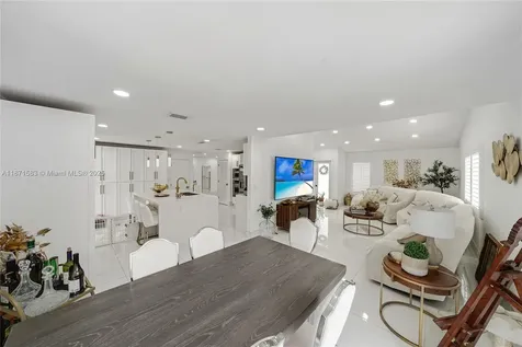 741 SW 99th Court Circle Miami FL 33174