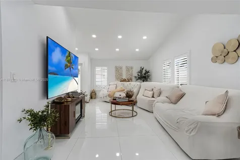 741 SW 99th Court Circle Miami FL 33174