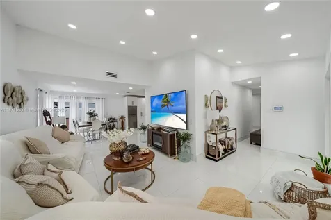 741 SW 99th Court Circle Miami FL 33174