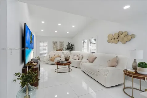 741 SW 99th Court Circle Miami FL 33174