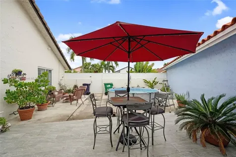 741 SW 99th Court Circle Miami FL 33174