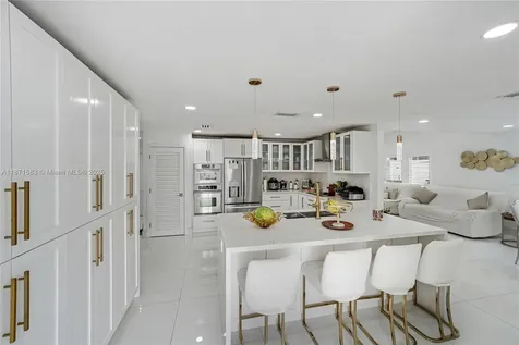 741 SW 99th Court Circle Miami FL 33174