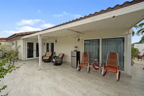 741 SW 99th Court Circle Miami FL 33174