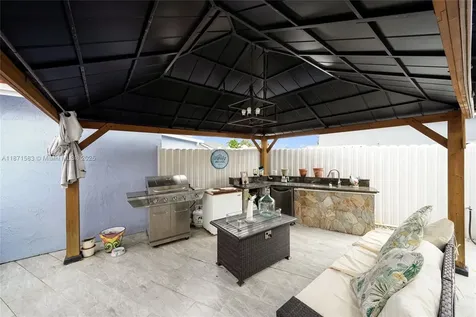 741 SW 99th Court Circle Miami FL 33174