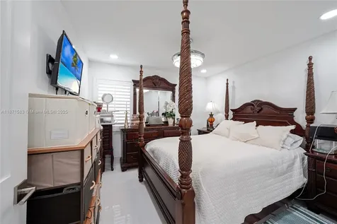 741 SW 99th Court Circle Miami FL 33174