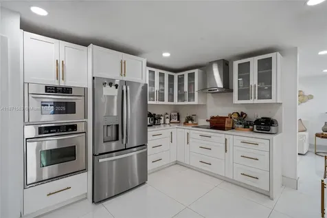741 SW 99th Court Circle Miami FL 33174