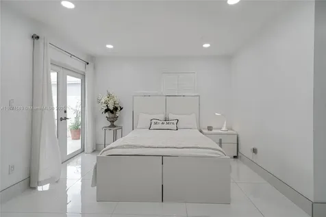 741 SW 99th Court Circle Miami FL 33174
