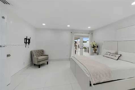 741 SW 99th Court Circle Miami FL 33174