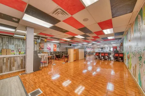 Turn-key Restaurant For Sale High Traffic Hialeah Plaza Hialeah FL 33010