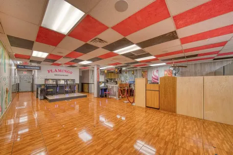 Turn-key Restaurant For Sale High Traffic Hialeah Plaza Hialeah FL 33010