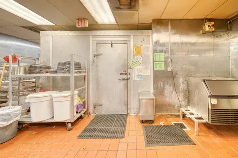 Turn-key Restaurant For Sale High Traffic Hialeah Plaza Hialeah FL 33010