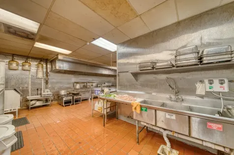 Turn-key Restaurant For Sale High Traffic Hialeah Plaza Hialeah FL 33010