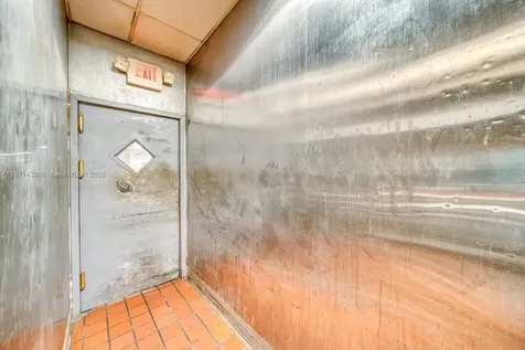 Turn-key Restaurant For Sale High Traffic Hialeah Plaza Hialeah FL 33010