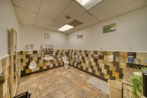 Turn-key Restaurant For Sale High Traffic Hialeah Plaza Hialeah FL 33010