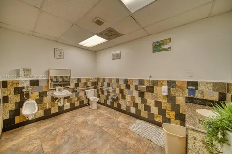 Turn-key Restaurant For Sale High Traffic Hialeah Plaza Hialeah FL 33010