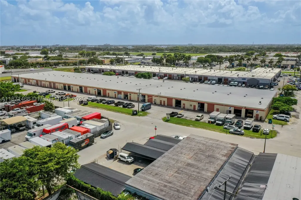18625 SW 105 Avenue Miami FL 33157