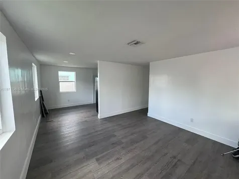 685 SE Park Drive Hialeah FL 33010