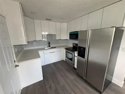 685 SE Park Drive Hialeah FL 33010