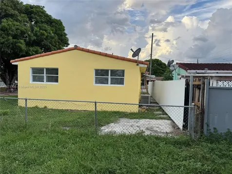 685 SE Park Drive Hialeah FL 33010
