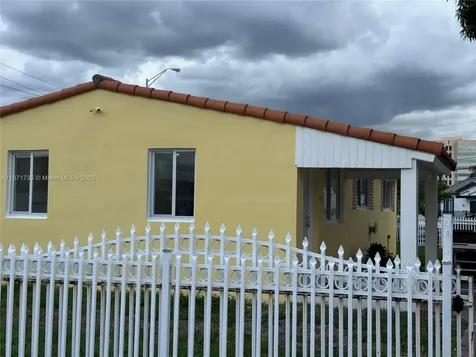 685 SE Park Drive Hialeah FL 33010