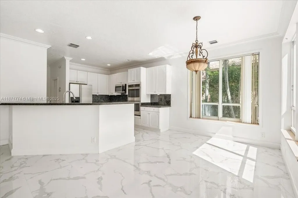 5095 NW 57th Way Coral Springs FL 33067