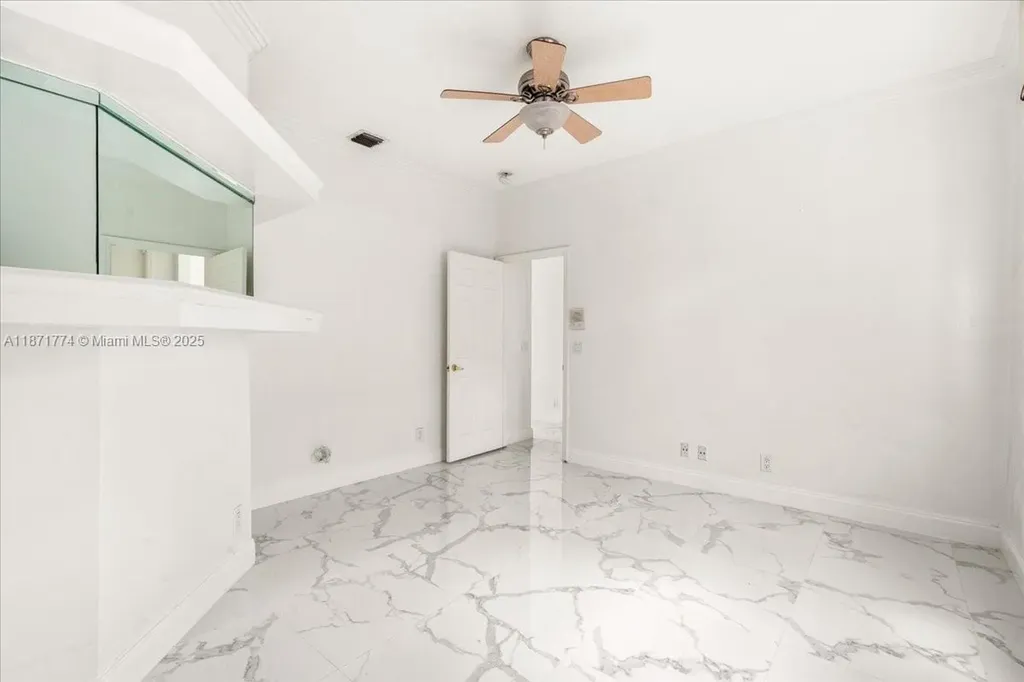 5095 NW 57th Way Coral Springs FL 33067