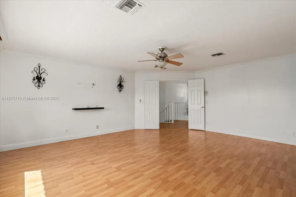 5095 NW 57th Way Coral Springs FL 33067