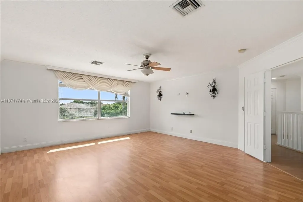 5095 NW 57th Way Coral Springs FL 33067