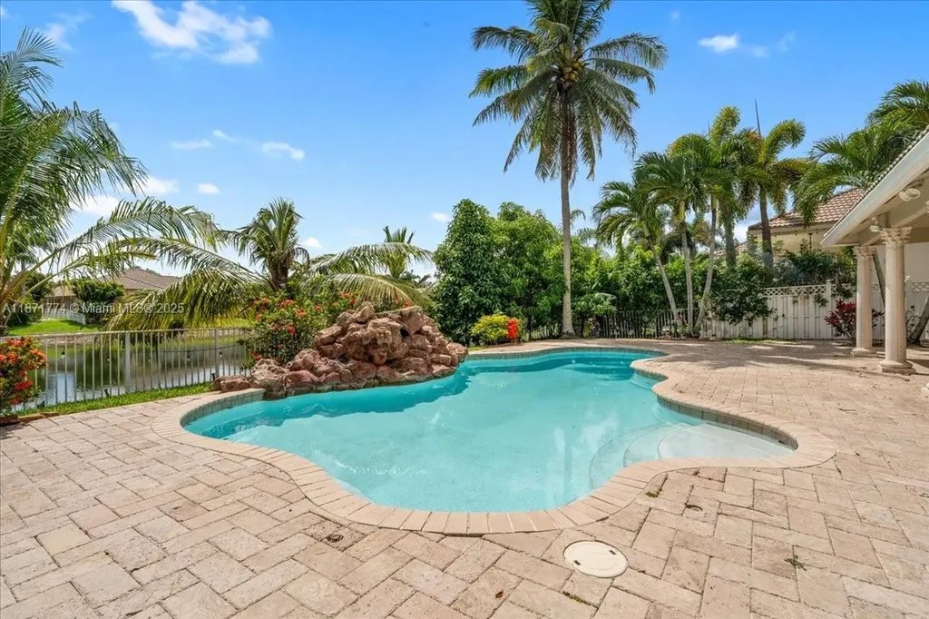 5095 NW 57th Way Coral Springs FL 33067