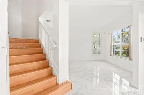 5095 NW 57th Way Coral Springs FL 33067