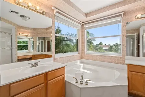 5095 NW 57th Way Coral Springs FL 33067