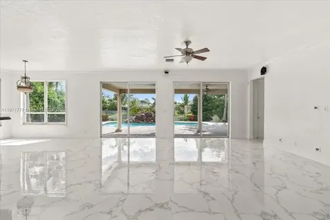 5095 NW 57th Way Coral Springs FL 33067