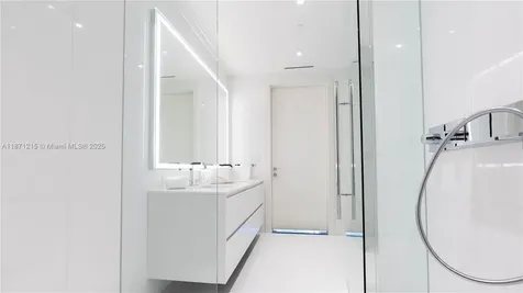 300 Biscayne Boulevard Way Miami FL 33131