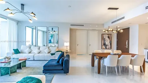 300 Biscayne Boulevard Way Miami FL 33131